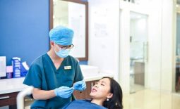 Trồng răng vàng không được hưởng bảo hiểm y tế