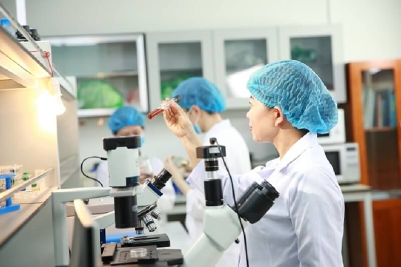 Viện Nghiên cứu và Ứng dụng Công nghệ Nha khoa Việt Nam sở hữu đội ngũ bác sĩ có trình độ chuyên môn cao