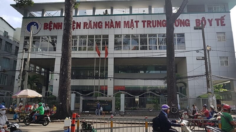 Tìm nơi trồng răng ở đâu tốt nhất với bệnh viện răng hàm mặt trung ương chuyên trồng răng